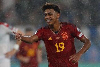 Lamine Yamal celebra su gol