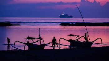 Desaparecidos cuatro miembros de una