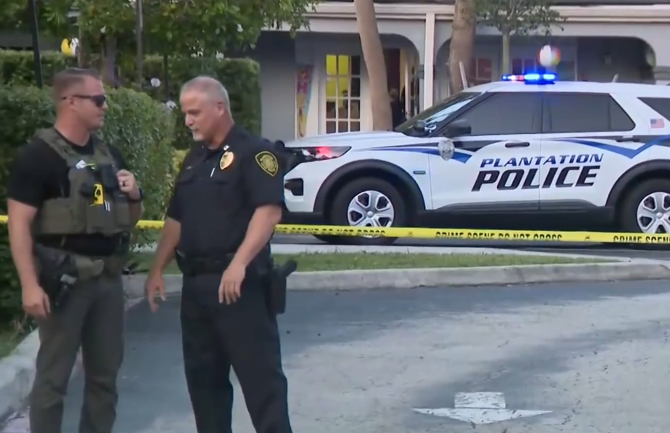La policía de Hallandale Beach advirtió que la temperatura dentro de un vehículo estacionado puede volverse peligrosa en pocos minutos (CBS Miami)