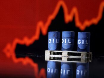 Arabia Saudita y Canadá se posicionan en segundo y tercer lugar, con reservas superiores a los 100.000 millones de barriles (Reuters)