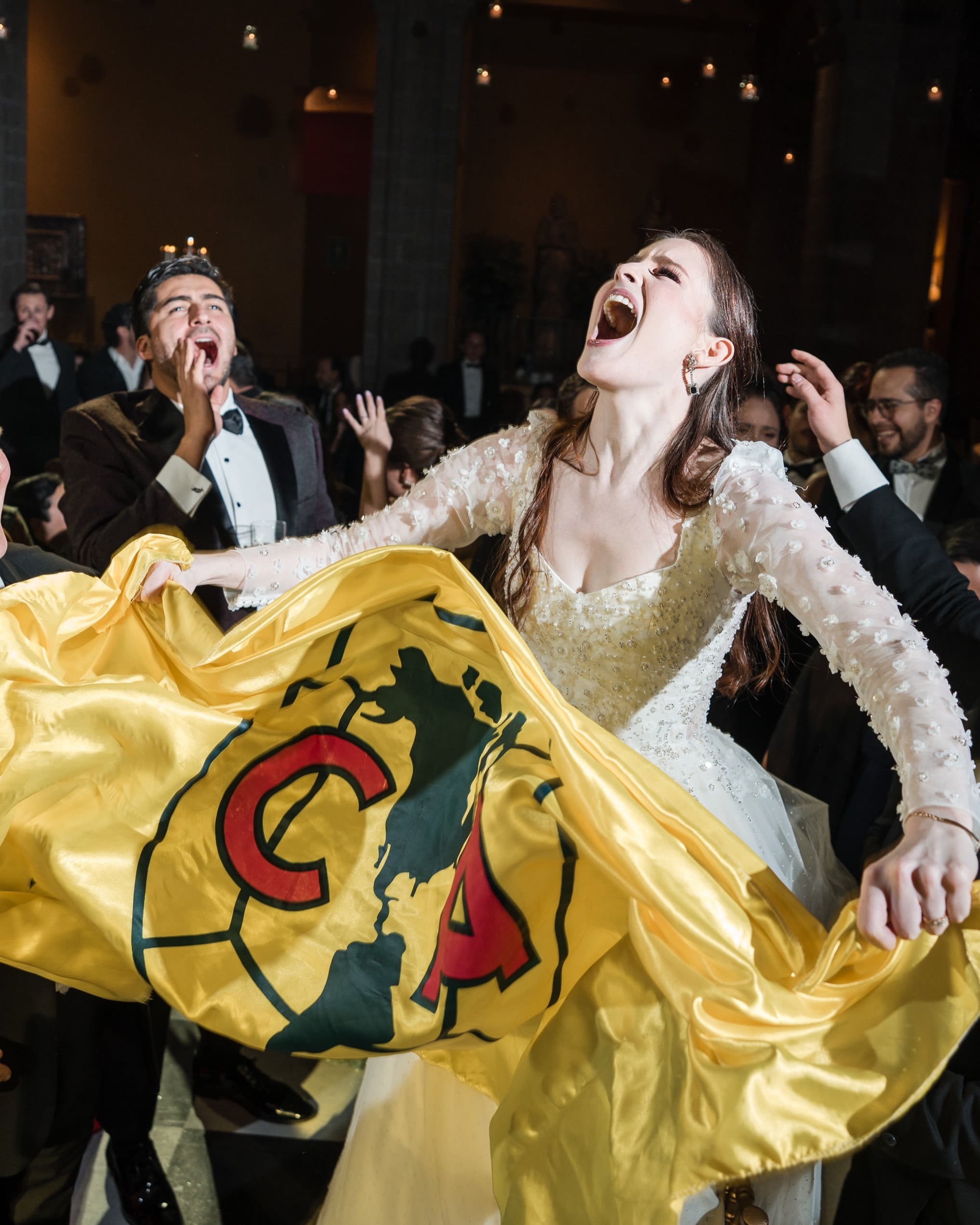 La creadora de contenido sorprendió a sus invitados al demostrar su pasión por las Águilas durante uno de los momentos más especiales de su boda.