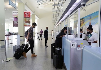 Los pasajeros afrontaron gastos adicionales de alojamiento, alimentación, traslados internos y nuevos pasajes desde Cancún para poder volver a la Argentina. (Foto de archivo: REUTERS/Andrea De Silva)