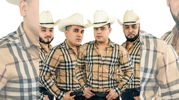 Los Cuates de Sinaloa le cantaron a Caro Quintero