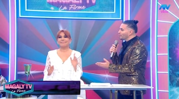 Integrante de Río Band responde a las críticas por cantar ‘La Incondicional’ en boda de Karla Tarazona. Captura: Magaly TV La Firme.