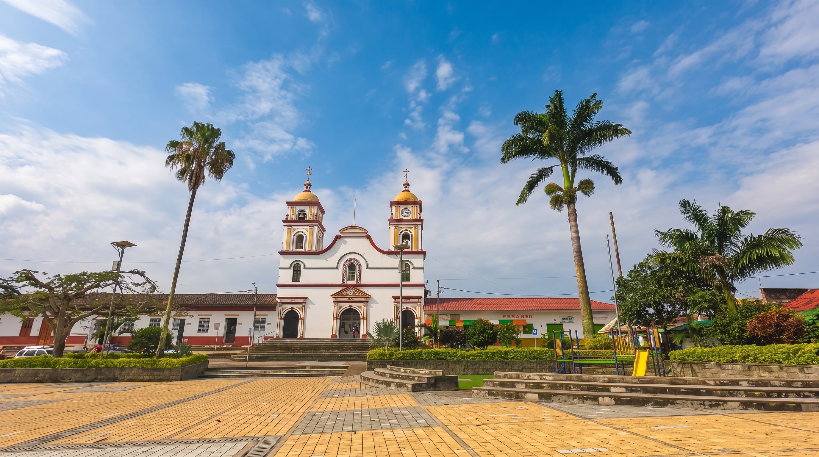 El casco urbano de San Juan de Rioseco reúne la iglesia principal, la plaza de toros y una identidad campesina vinculada con su historia desde 1801 - crédito Gobernación de Cundinamarca/ (Imagen Ilustrativa Infobae)