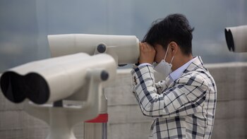 Seúl ordena desmantelar los altavoces