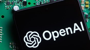 OpenAI corta el acceso a internet en el entrenamiento de sus modelos de IA de frontera