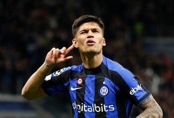 Joaquín Correa tiene contrato con el Inter de Milán hasta junio de 2025. El futbolista surgido en Estudiantes podría regresar al fútbol argentino (REUTERS/Alessandro Garofalo)