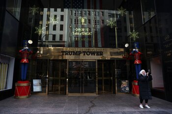 El ingreso a la Torre Trump en Nueva York (REUTERS/Shannon Stapleton)