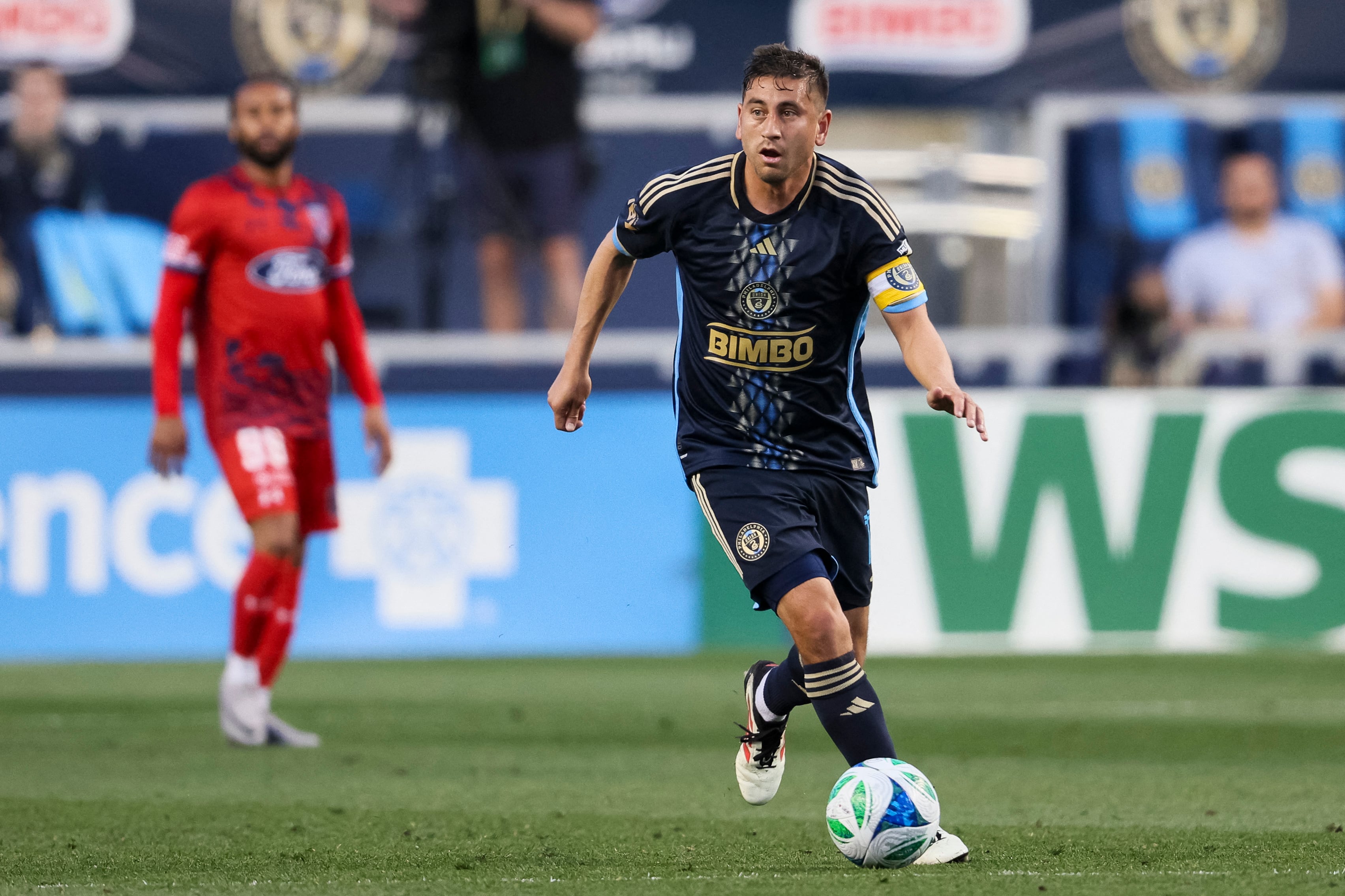 Alejandro Bedoya cuestionó el césped temporal de Yankee Stadium en la MLS y lo definió como “absolutamente el peor campo de la historia” (Mandatory Credit: Caean Couto-Imagn Images)