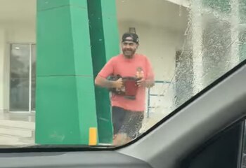 La pareja asistió a una