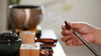 ¿El humo del incienso es