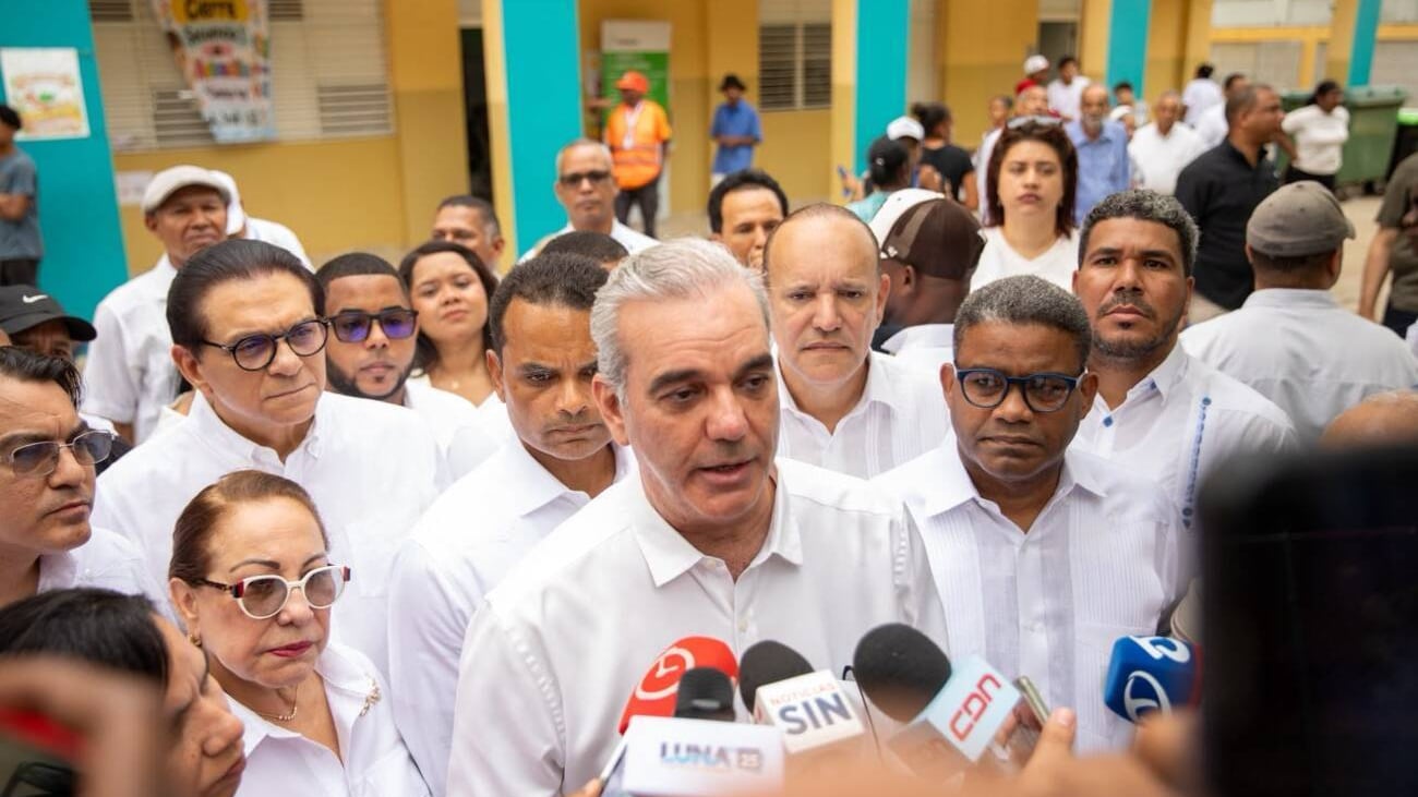 Abinader refuerza la frontera con dos batallones y artillería pesada mientras Haití se desestabiliza y el gobierno dominicano entra en sesión permanente (Foto cortesía Presidencia)