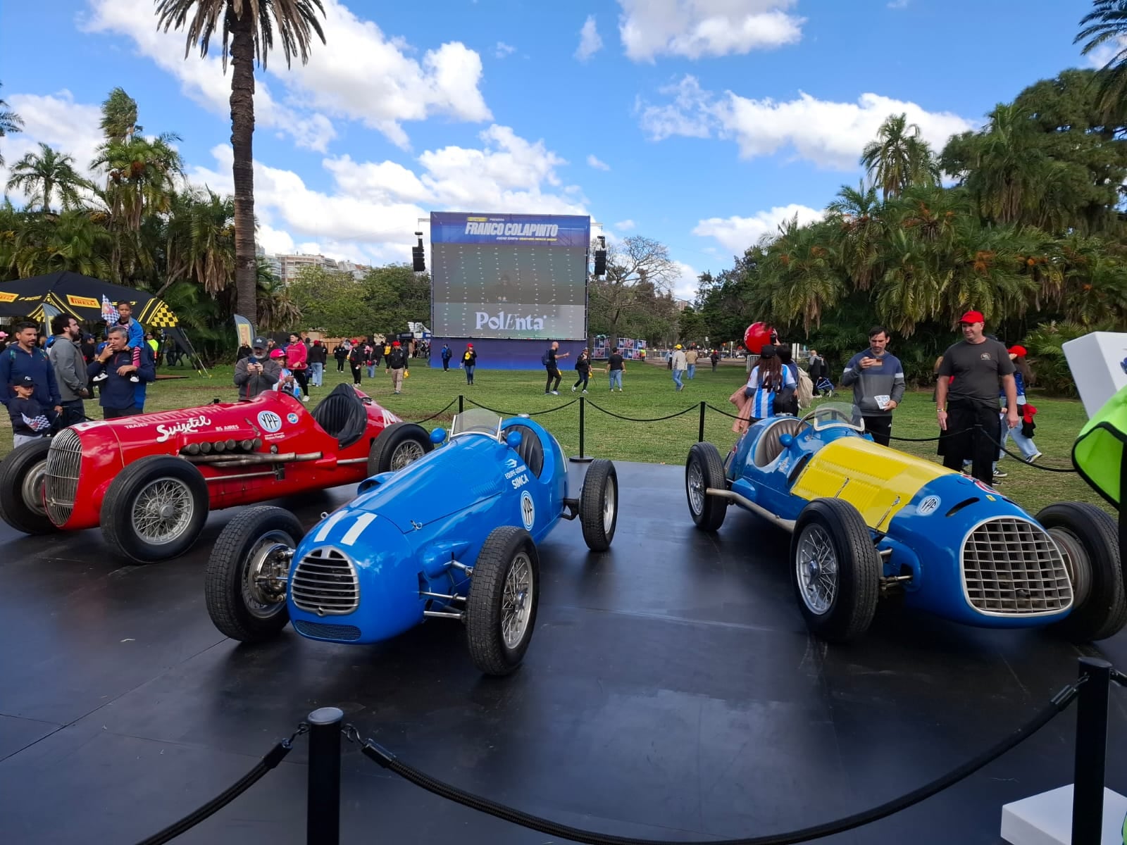 Una colección de vehículos que utilizó Fangio. De izquierda a derecha: Volpi Chevrolet, Simca Gordini y Ferrari 166 (Darío Coronel)