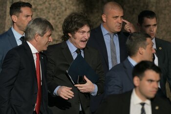 Javier Milei junto al ministro