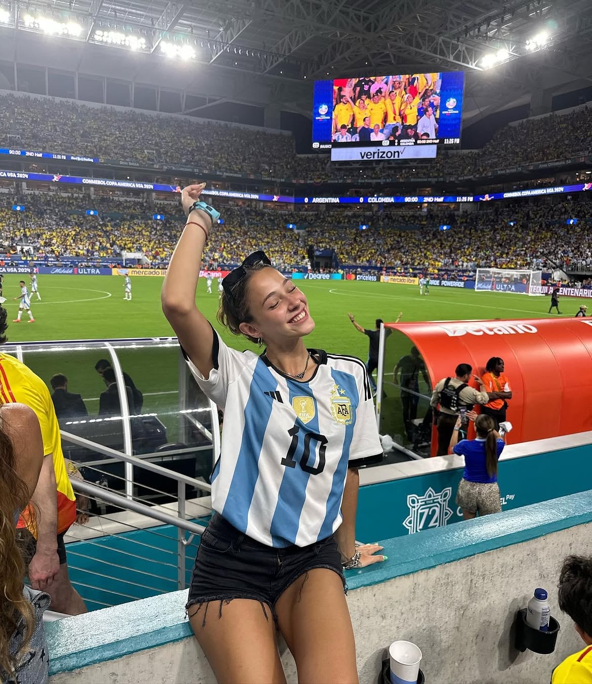 Una de las imágenes de Clari Cremaschi en Miami después de que Argentina le ganó a Colombia en la final de la Copa América 2024 (Instagram: @clari_cremaschi)