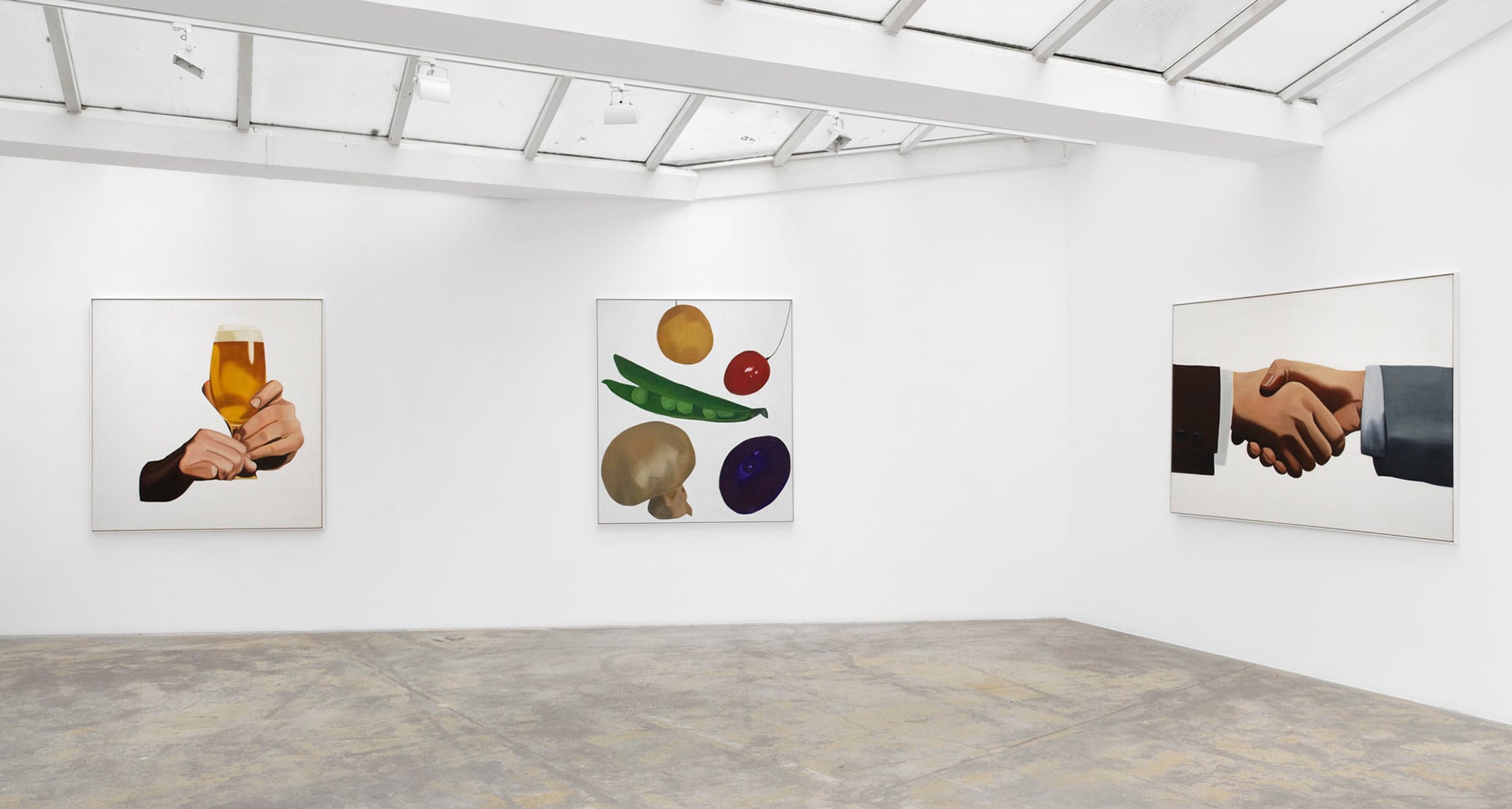 La originalidad de Peter Stämpfli radica en aislar objetos cotidianos sobre fondo blanco, según definió el propio artista