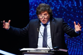 El candidato a la Presidencia de Argentina Javier Milei en el segundo debate electoral en el que no habló de la dolarización. EFE/ Agustín Marcarian POOL