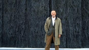 Los hábitos diarios de Pérez Reverte para mantenerse joven y una advertencia sobre la dependencia tecnológica