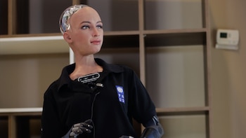 La robot Sophia dice que