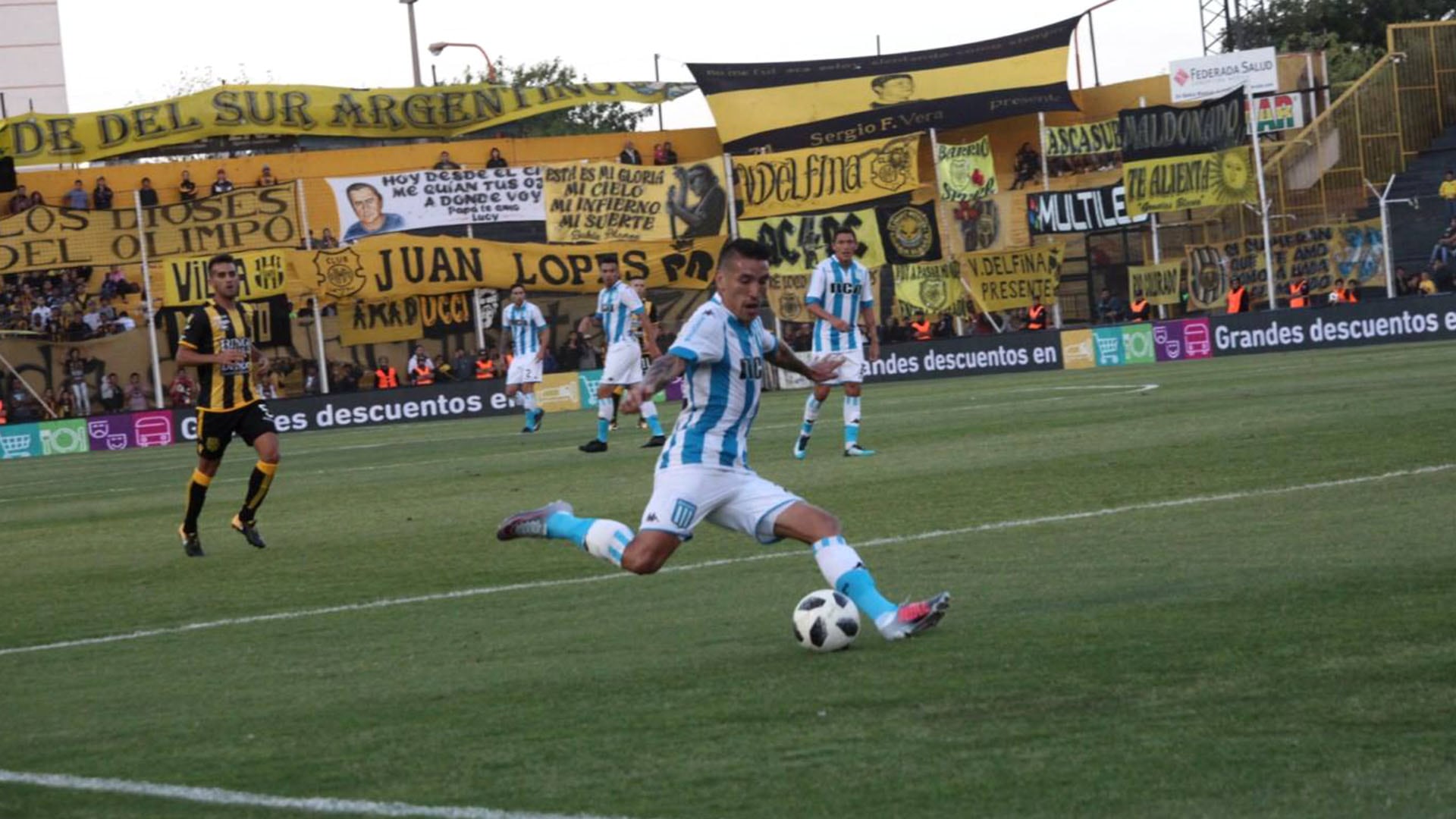 Ricky Centurión vistió también la camiseta de Racing de Avellaneda
