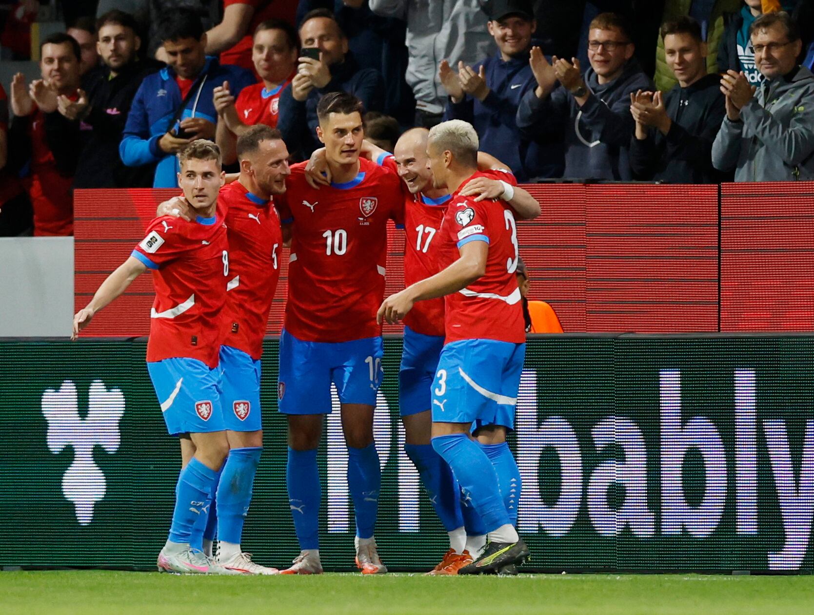 Con más de 25 goles internacionales, Patrick Schick asume el rol de goleador clave en la Selección Checa. REUTERS/David W Cerny