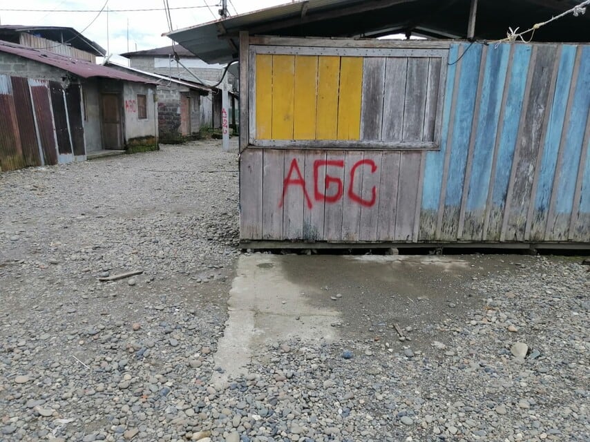 Rendón advirtió que en Liberia El Charcón los grupos armados ilegales disputan el control de la minería ilegal y el narcotráfico - crédito Defensoría del Pueblo