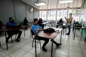 La pandemia profundizó las diferencias educativas entre zonas rurales y urbanas de Costa Rica, según un estudio de la Universidad de Costa Rica. (EFE/ Jeffrey Arguedas/Archivo)