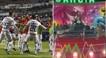 Roberto 'Piojo' Alvarado anota el