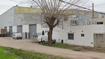 Atacaron a tiros una fábrica