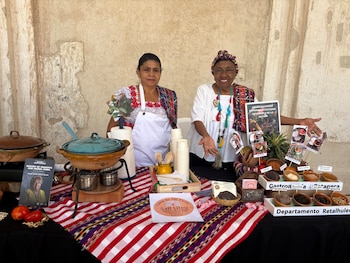 El expediente ante la Unesco destaca que Guatemala tiene más de 20 variedades regionales de recados y una red de cocineras tradicionales que asegura su continuidad.