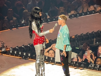Keegan Power cumplió su sueño de bailar con Katy Perry y recibió una reverencia en Adelaida (Captura de video)