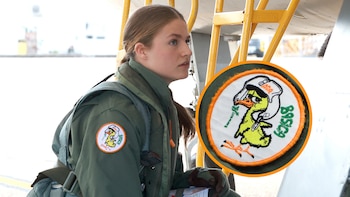 Qué significan los parches que lleva la princesa Leonor en su mono de vuelo: del homenaje al ‘culopollo’ a un obsequio por su debut en solitario