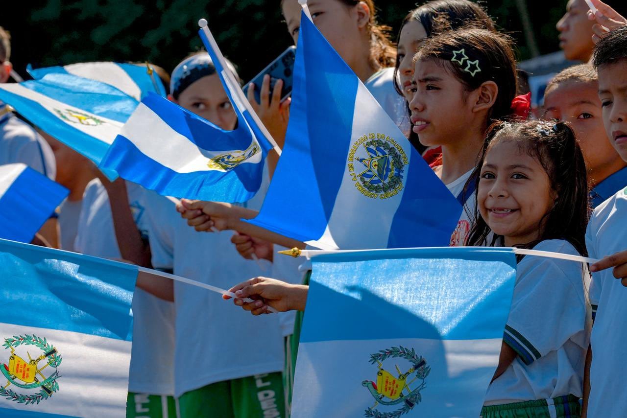 La tradición de la Antorcha Centroamericana por la Paz y la Libertad une a Guatemala, El Salvador, Honduras, Nicaragua y Costa Rica en las fiestas patrias del 15 de septiembre. /(Secretaría de Prensa de la Presidencia)