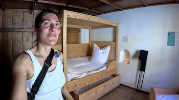 Una pareja de argentinos en la ciudad que tiene los alquileres más baratos del mundo: "Pagás menos de 1 euro por año, pero con requisitos muy estrictos"
