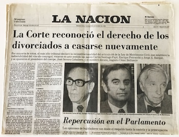 La tapa del diario La Nación muestra a los tres jueces de la Corte que votaron por declarar la inconstitucionalidad de un artículo de la Ley de Matrimonio Civil que regía en la Argentina
