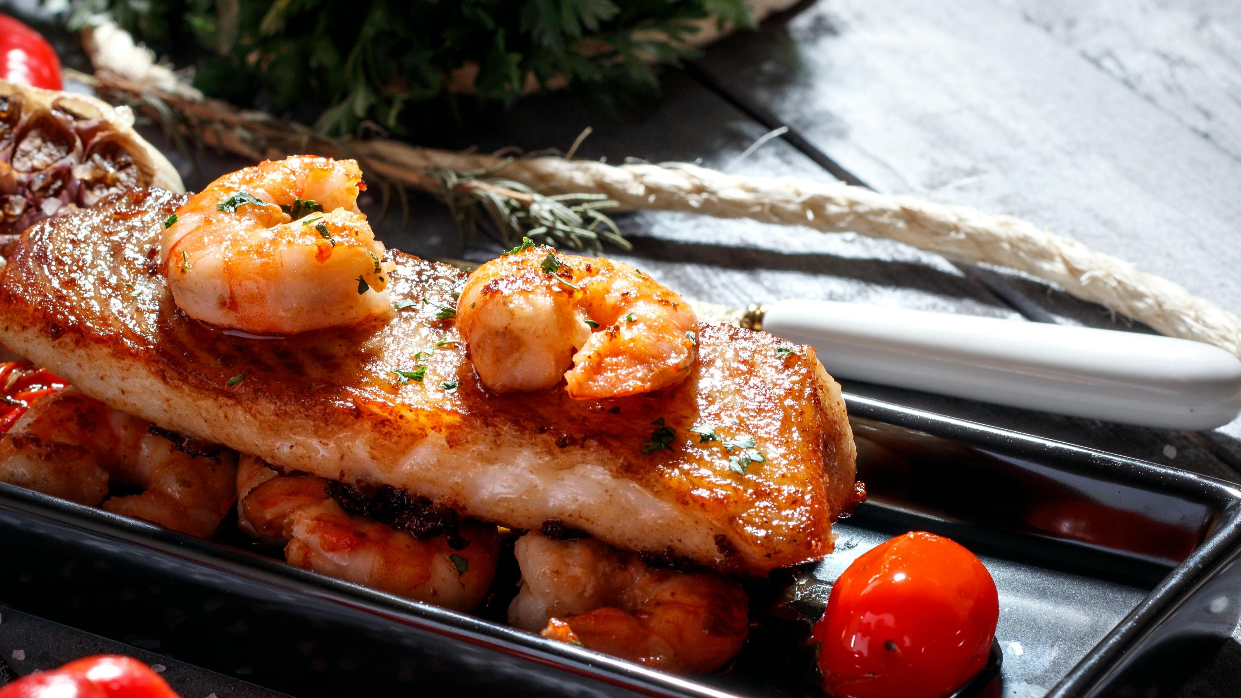 Receta de bacalao con gambas y salsa de azafrán (Magnific)