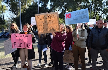 Familiares de los bebés marcharon