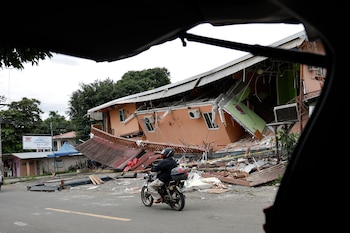 Fotografía que muestra este domingo los daños en casas ocasionados por el terremoto de magnitud 7,7 ocurrido el viernes en Tonosí (Panamá). EFE/ Bienvenido Velasco