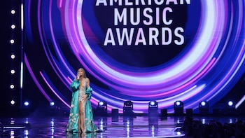 Los colombianos destacan entre los nominados a los American Music Awards 2026: Beéle, Kapo, Karol G y Shakira figuran en diversas categorías