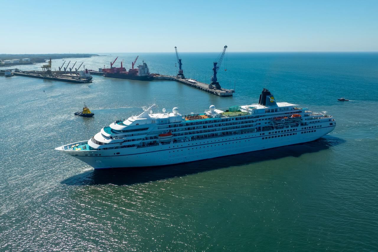 El turismo de cruceros registra un auge en El Salvador, con 18 cruceros programados para el año y un impacto positivo en la economía local a través del gasto en comunidades. (Foto: @SecPrensaSV)