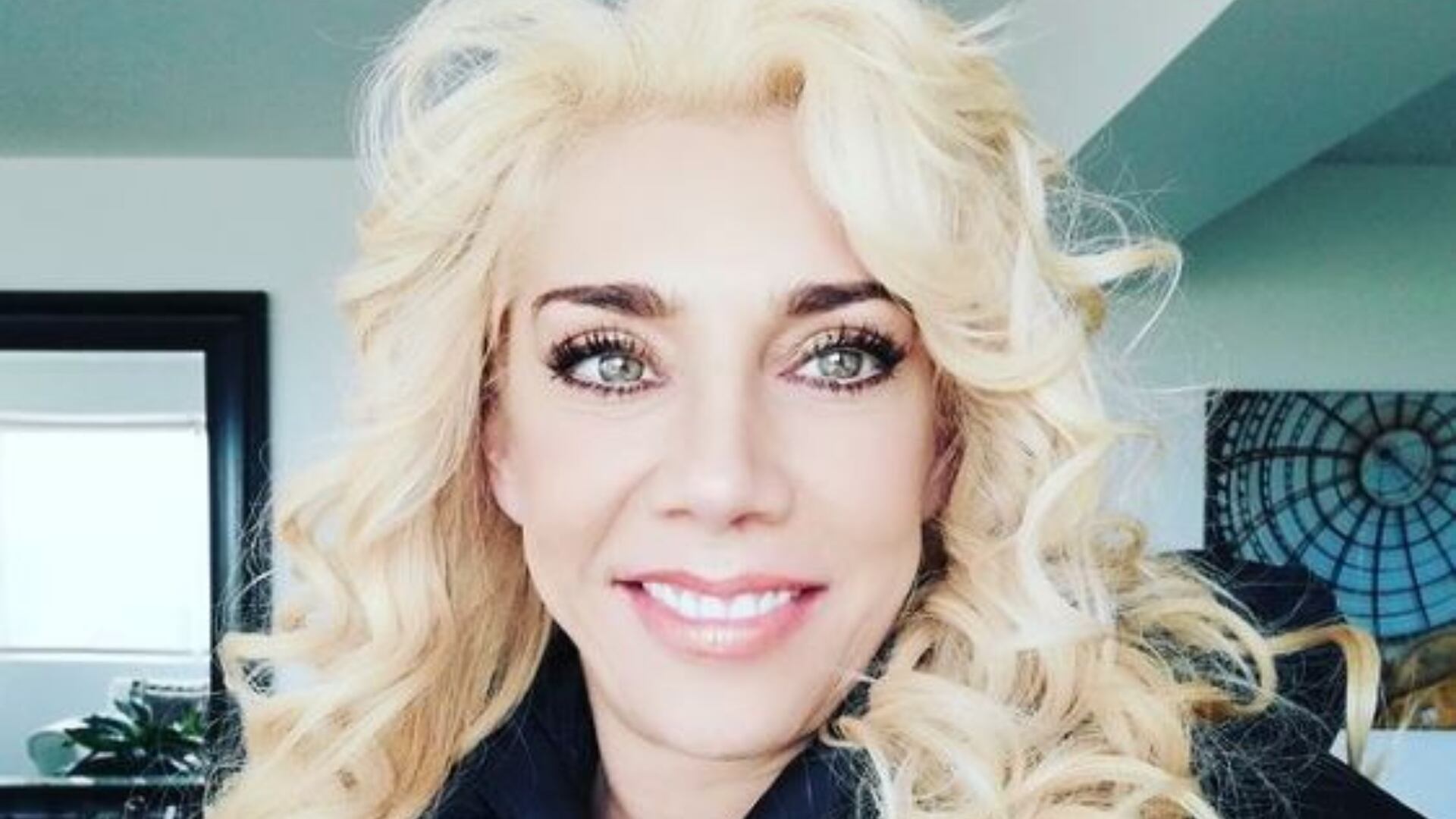 La actriz mexicana Cynthia Klitbo reveló que la tiroiditis de Hashimoto provocó cambios drásticos en su alimentación para controlar los síntomas.(Foto: @laklitbocynthia/Instagram)