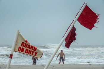 El huracán convertido en tormenta