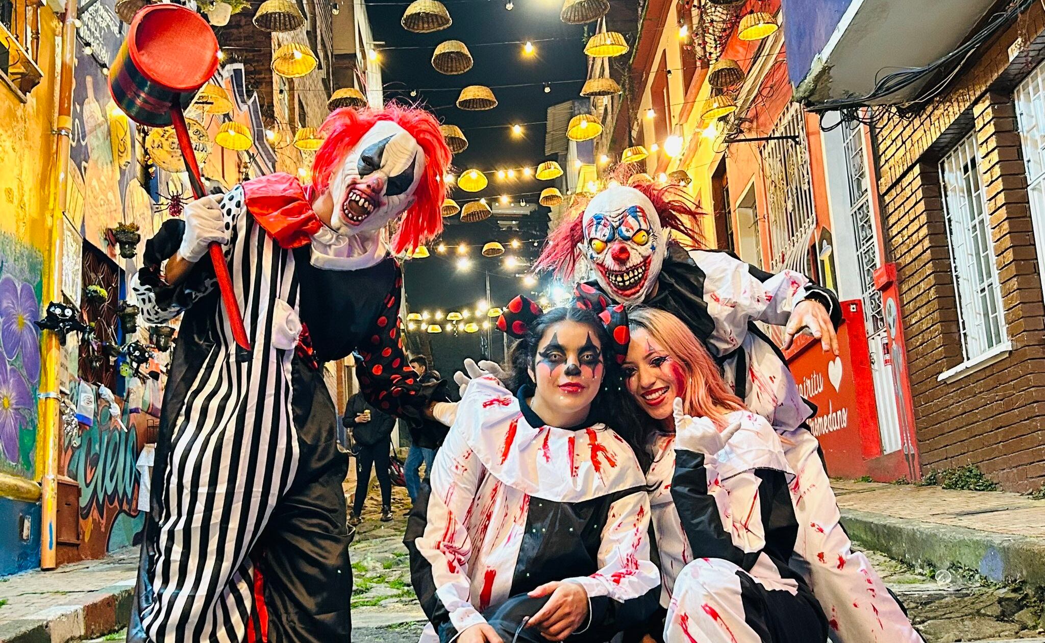 La creatividad en los disfraces destaca en Halloween, con inspiración en internet, redes sociales y cultura pop - crédito @Alcandelaria_/X