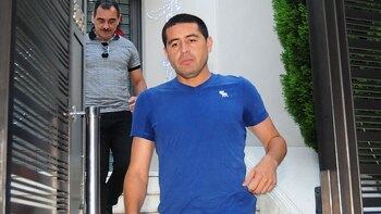 Riquelme comenzó la campaña para