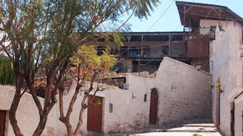 Se encuentra a una cuadra