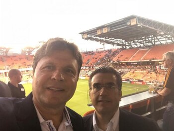 Helmuth Wennin (i), representante de