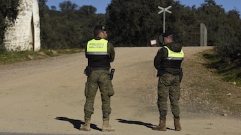 21/12/2023 El juicio por los dos militares muertos ahogados en Cerro Muriano (Córdoba) en 2023 empezará el 18 de mayo.
El juicio por las muertes del soldado Carlos León Rico, natural de El Viso del Alcor (Sevilla), y del cabo Miguel Ángel Jiménez Andújar, natural de Adamuz (Córdoba), de la Brigada Guzmán El Bueno X, en un ejercicio en el lago artificial de la base militar cordobesa de Cerro Muriano, realizado en la mañana del 21 de diciembre de 2023, se celebrará del día 18 de mayo al 24 de junio de 2027 en la Sala de Justicia del Tribunal Militar Central, en Madrid.
POLITICA ANDALUCÍA ESPAÑA EUROPA CÓRDOBA
RAFAEL MADERO/EUROPA PRESS