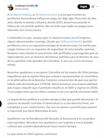 Santiago Giraldo cofundador de la Academia Hispanoamericana de Política y Cultura y creador de contenido, aseguró que no recibe pagos de nadie por exponer sus críticas y opiniones - crédito @realsantig/X