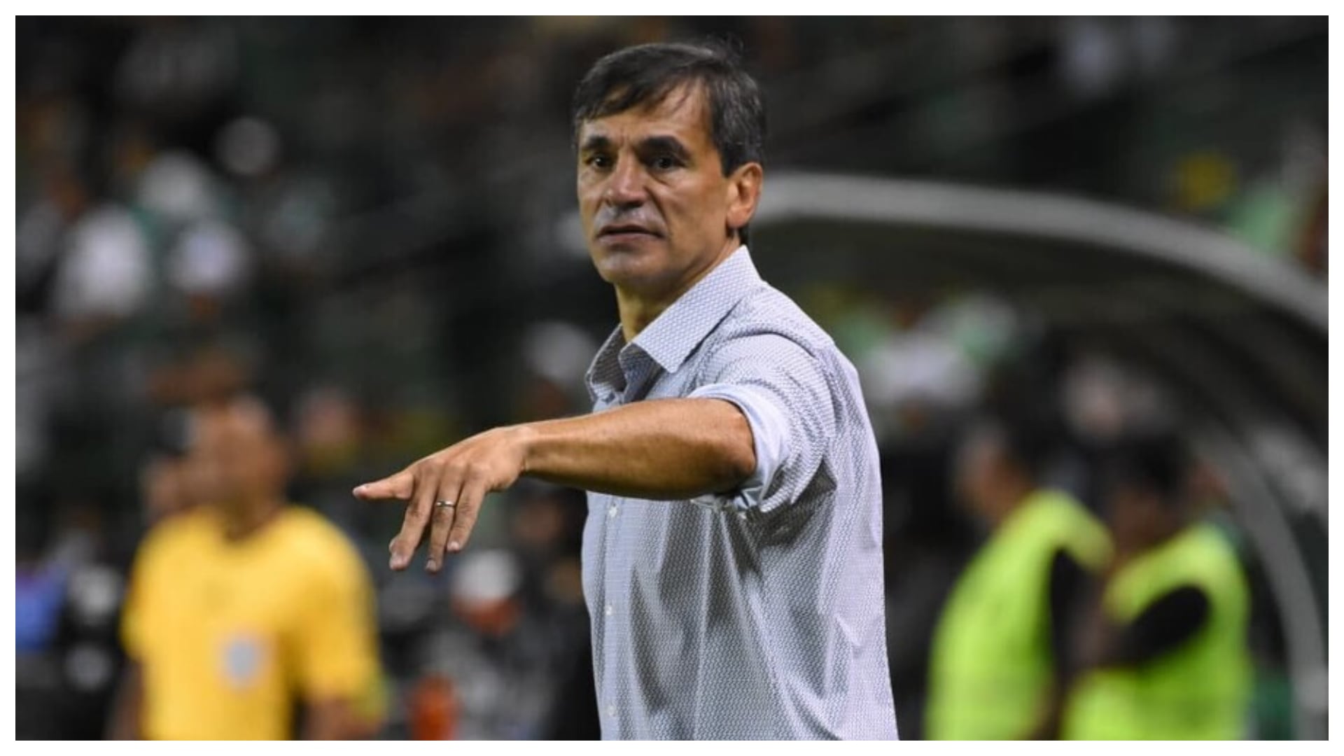 El técnico argentino, Fabián Bustos dirigió su primer partido con Millonarios en el empate sin goles ante Deportivo Cali - crédito Aymer Andrés Álvarez/Colprensa